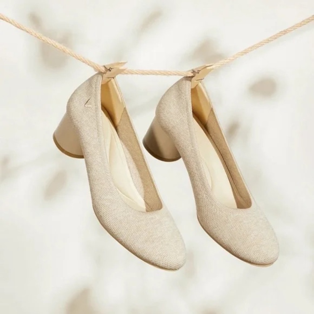 NEW 149$ Vivaia Women's Chunky beige Heels Size 7.5-8 Euro 38